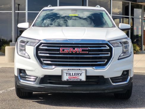 Used 2024 GMC Terrain SLT AWD/4WD image 3
