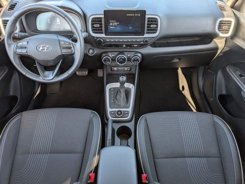 Used 2025 Hyundai Venue Limited FWD image 5