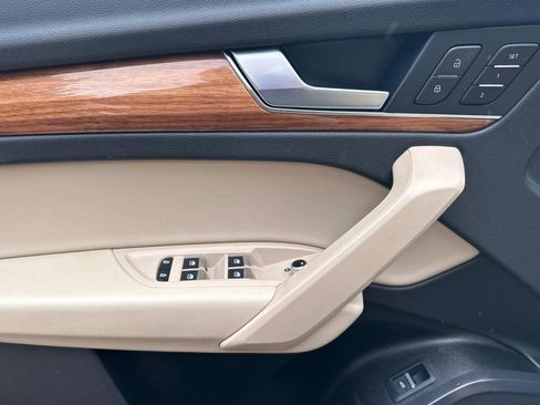 Used 2023 Audi Q5 Premium image 10