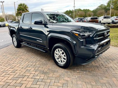 Used 2025 Toyota Tacoma SR5 image 7