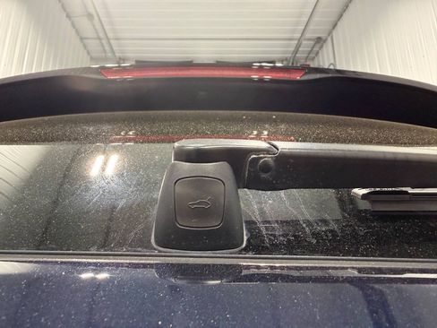 Used 2018 Porsche Macan AWD/4WD image 16