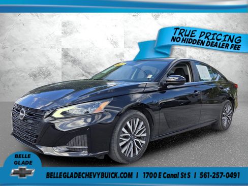 Used 2023 Nissan Altima 2.5 SV FWD image 1