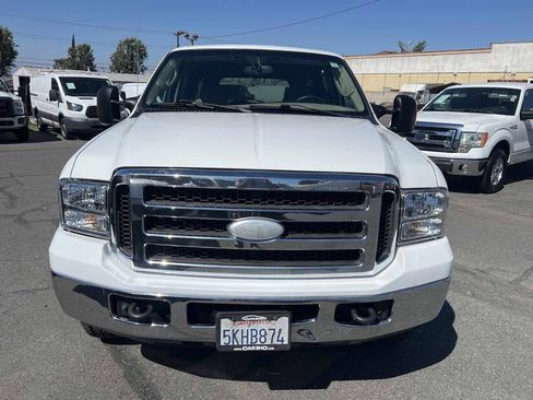 Used 2005 Ford Excursion XLT AWD/4WD image 9