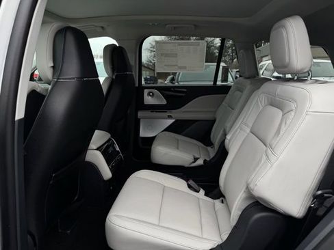 New 2026 Lincoln Aviator Reserve AWD/4WD image 15