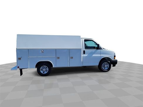 New 2025 Chevrolet Express 3500 w/ Power Convenience Package image 9