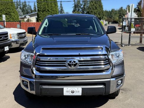 Used 2017 Toyota Tundra SR5 AWD/4WD image 5