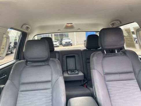 Used 2024 Nissan Frontier SV RWD image 19