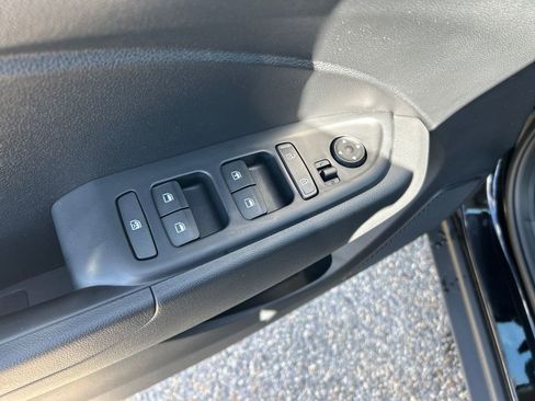 New 2026 Hyundai Venue SE FWD image 13