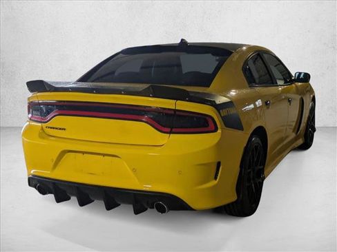 Used 2017 Dodge Charger R/T image 5
