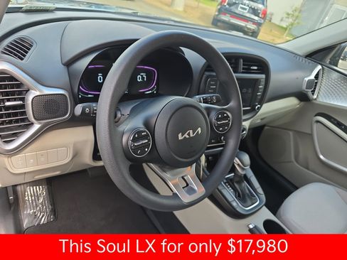 Used 2024 Kia Soul LX w/ Option Group 015 image 22