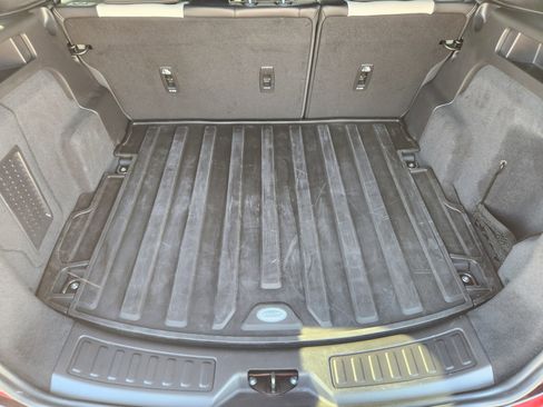 Used 2025 Land Rover Discovery Sport Dynamic SE image 35