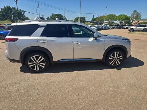 Certified 2023 Nissan Pathfinder Platinum image 6