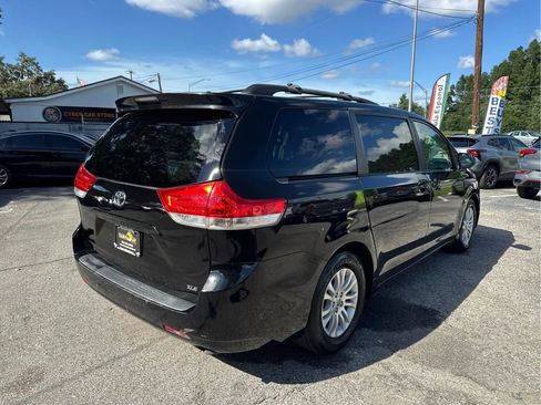 Used 2012 Toyota Sienna XLE FWD image 5