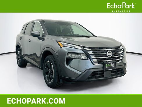 Used 2025 Nissan Rogue SV AWD/4WD image 1