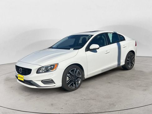 Used 2017 Volvo S60 T5 Dynamic FWD image 1