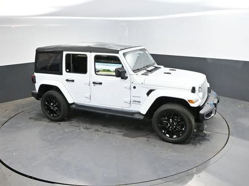 Used 2023 Jeep Wrangler Unlimited Sahara w/ Cold Weather Group AWD/4WD image 39