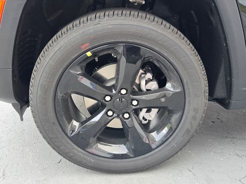 New 2025 Jeep Grand Cherokee image 28