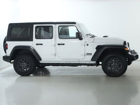 Used 2025 Jeep Wrangler Sport S image 11