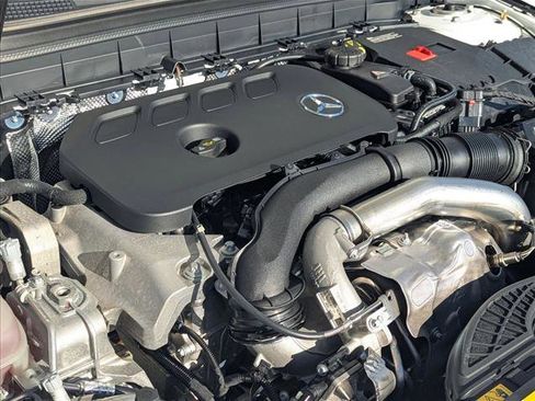 Used 2025 Mercedes-Benz GLB 250 image 22