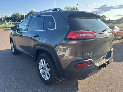 Used 2017 Jeep Cherokee Latitude w/ Safety/Convenience Group AWD/4WD image 7