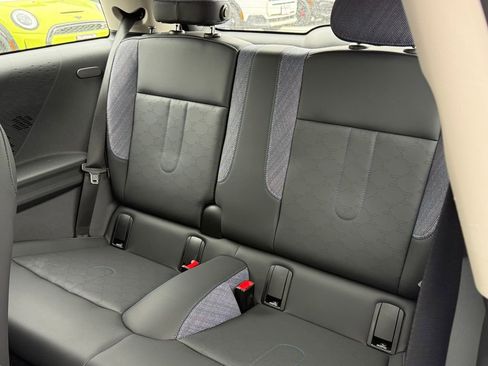Certified 2025 MINI Cooper 2-Door Hardtop FWD image 19