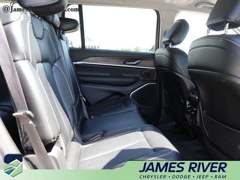 Used 2021 Jeep Grand Cherokee L Limited AWD/4WD image 12