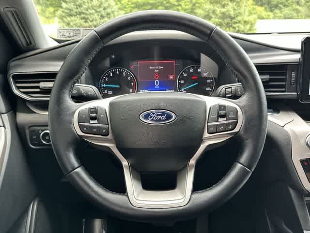 Used 2023 Ford Explorer XLT w/ Equipment Group 202A AWD/4WD image 7