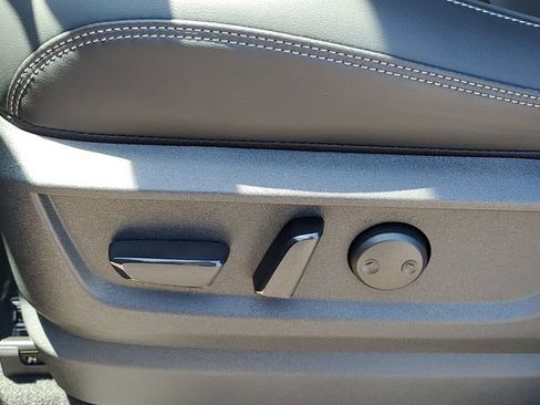 New 2025 Nissan Armada SL w/ Captain's Chari Seat Package AWD/4WD image 6