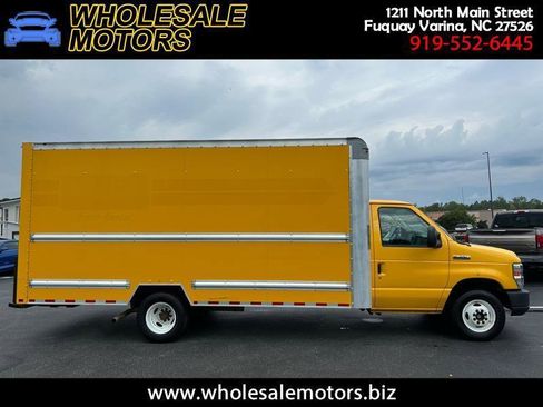 Used 2019 Ford E-350 and Econoline 350 Super Duty RWD image 1