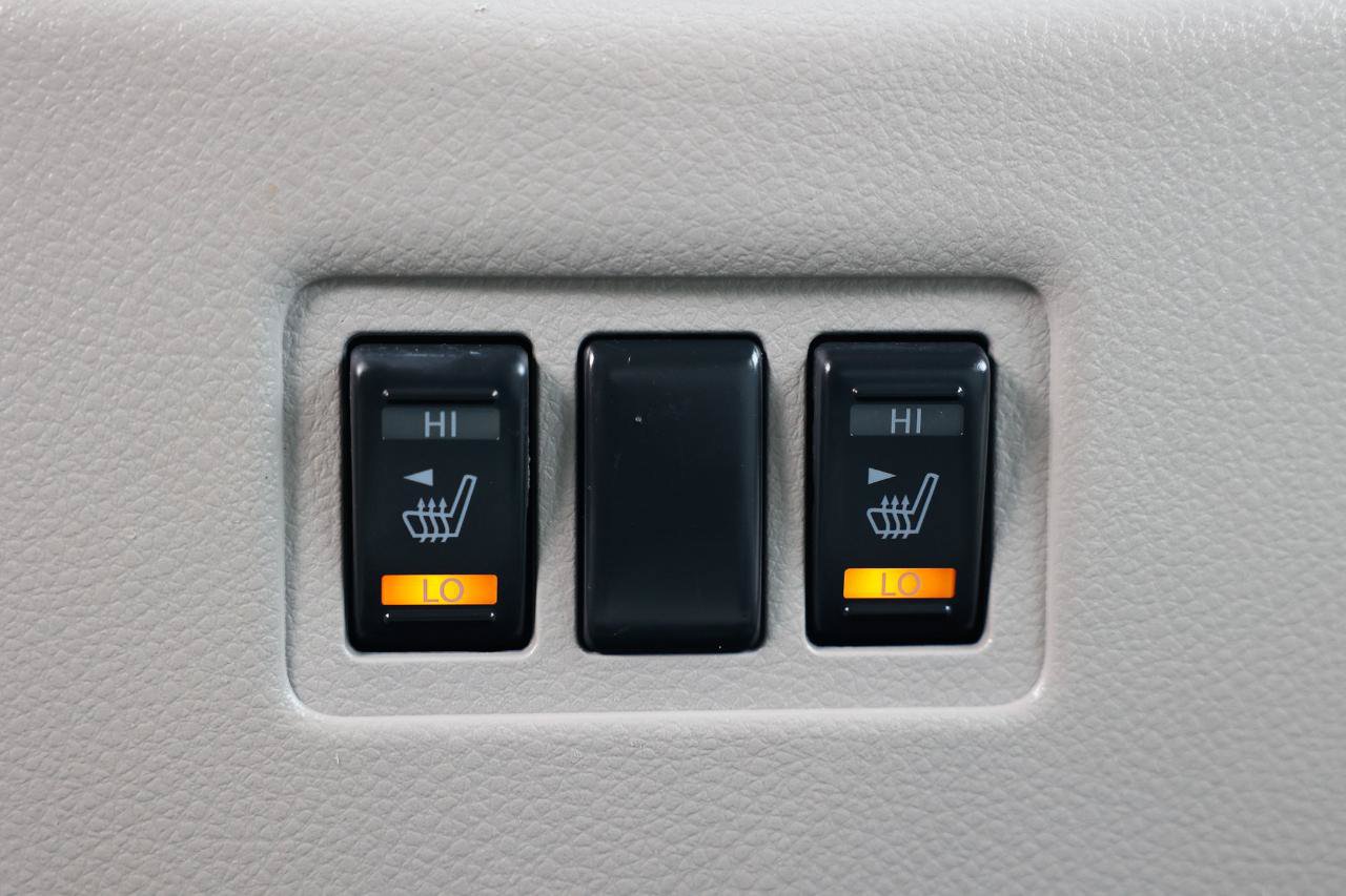 Used 2014 Nissan Quest SL FWD image 39