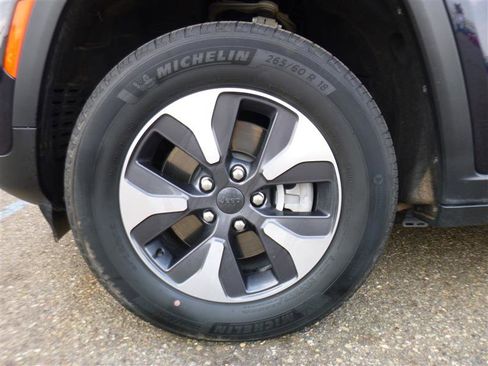 Used 2022 Jeep Grand Cherokee Limited 4xe image 23