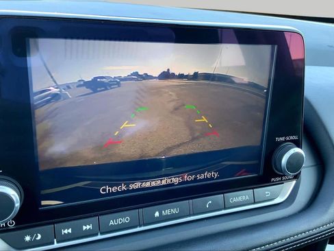 Used 2025 Nissan Rogue SV FWD image 27