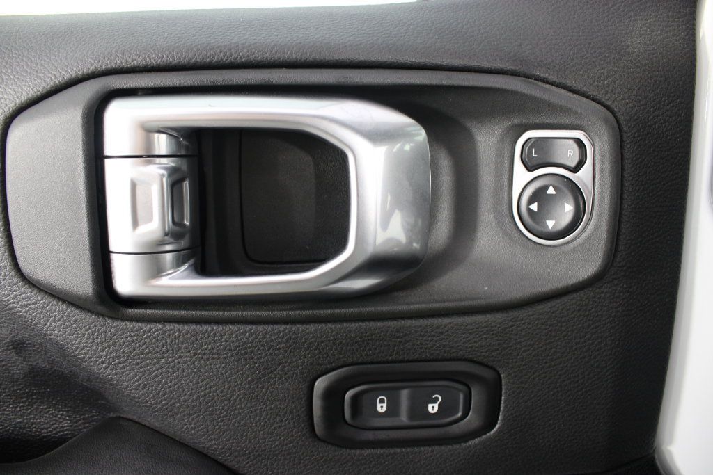 Used 2025 Jeep Wrangler Unlimited Sahara w/ Safety Group AWD/4WD image 14