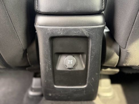 Used 2018 Dodge Journey SXT image 15