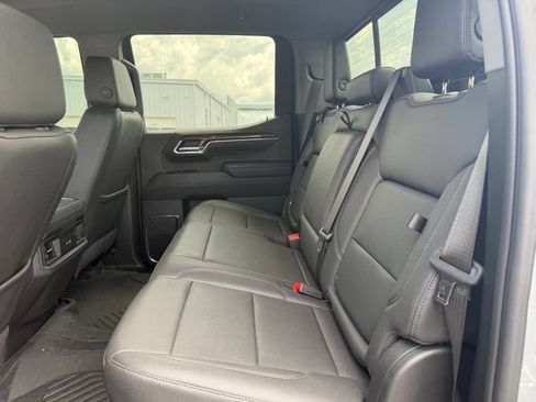 Used 2025 Chevrolet Silverado 1500 LT Trail Boss w/ LT Trail Boss Premium Package AWD/4WD image 15