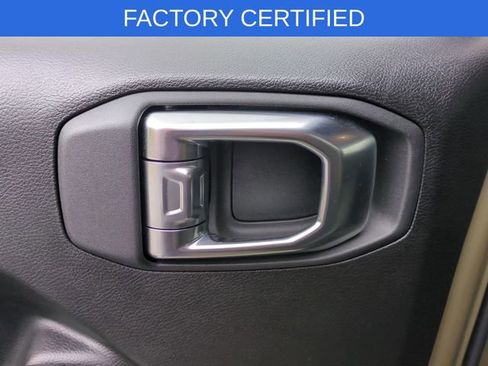 Certified 2025 Jeep Gladiator Rubicon w/ Convenience Group image 30