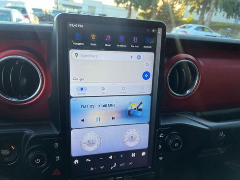 Used 2021 Jeep Wrangler Unlimited Rubicon w/ Xtreme Recon 35" Tire Package image 38