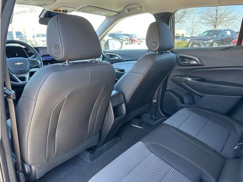 Used 2025 Chevrolet Trax LT w/ LT Convenience Package image 26
