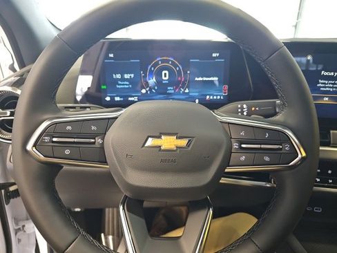 Used 2026 Chevrolet Equinox LT w/ Convenience Package II image 20