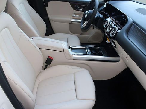 New 2026 Mercedes-Benz GLA 250 4MATIC image 32