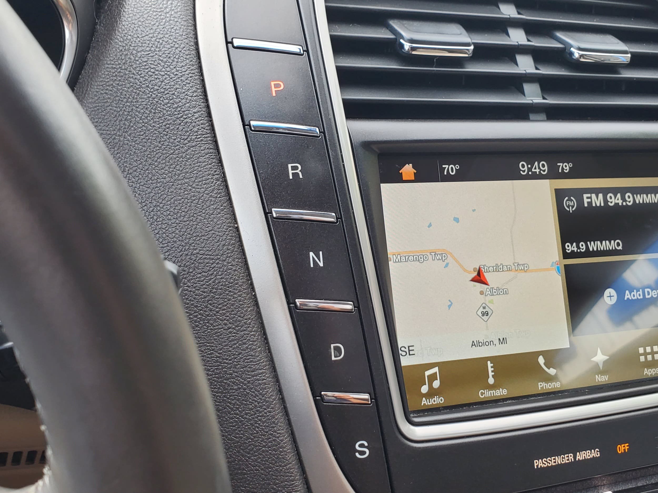 Used 2016 Lincoln MKX Reserve w/ Technology Package FWD image 24