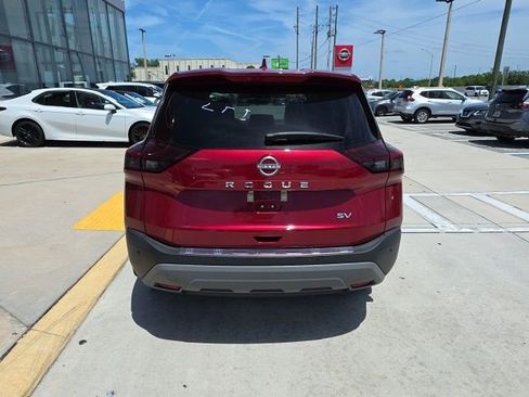 Used 2023 Nissan Rogue SV FWD image 5