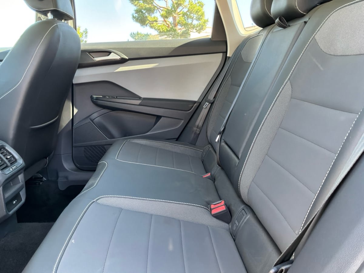 Used 2023 Volkswagen Taos SE w/ Panoramic Sunroof Package FWD image 19