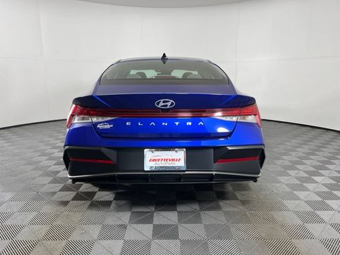 Used 2025 Hyundai Elantra SEL FWD image 4