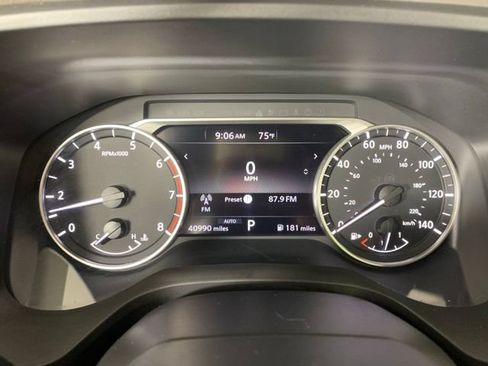 Used 2025 Nissan Rogue SV AWD/4WD image 25