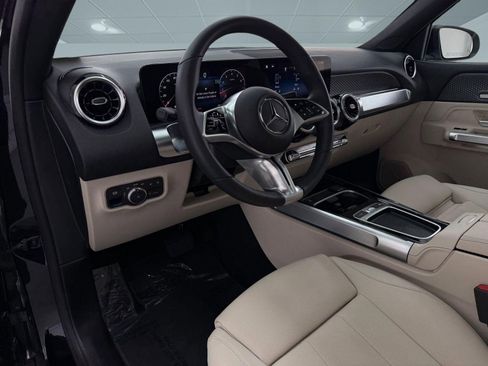 Used 2026 Mercedes-Benz GLB 250 image 4