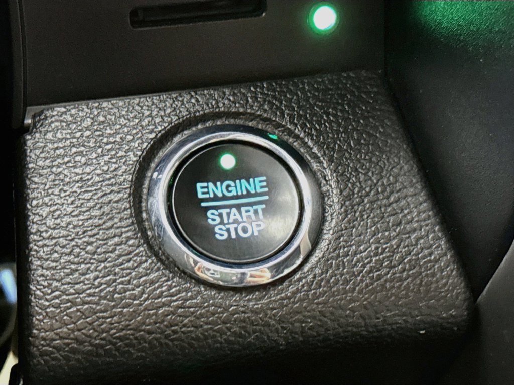 Used 2021 Ford F250 Platinum w/ FX4 Off-Road Package AWD/4WD image 19