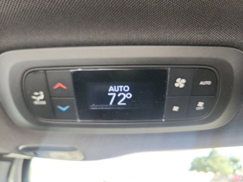 New 2026 Chrysler Pacifica Limited image 33