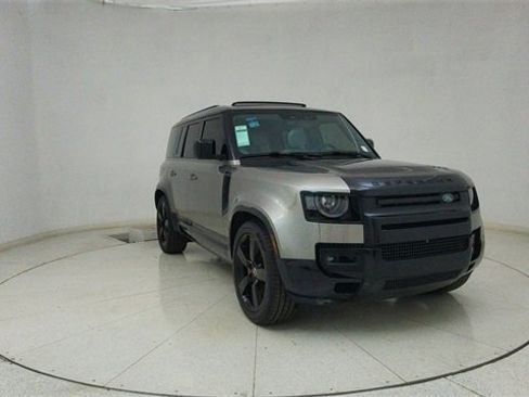 Used 2025 Land Rover Defender 110 X image 69