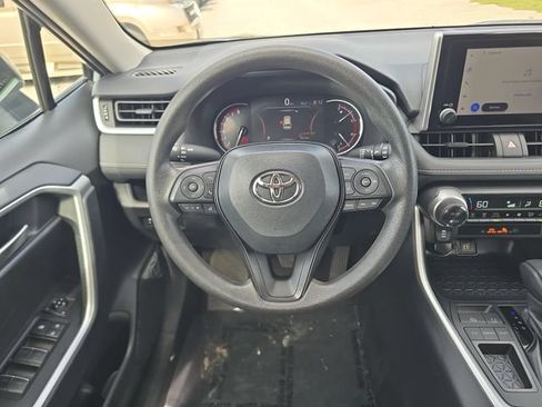 Used 2025 Toyota RAV4 XLE FWD image 10